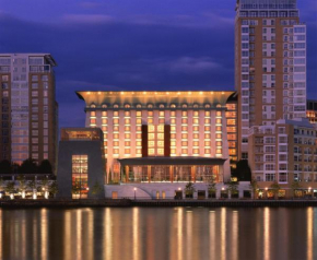 Гостиница Canary Riverside Plaza Hotel  Лондон